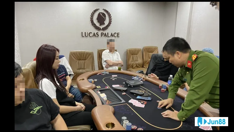 Ông trùm Poker với kỹ năng chuyên nghiệp