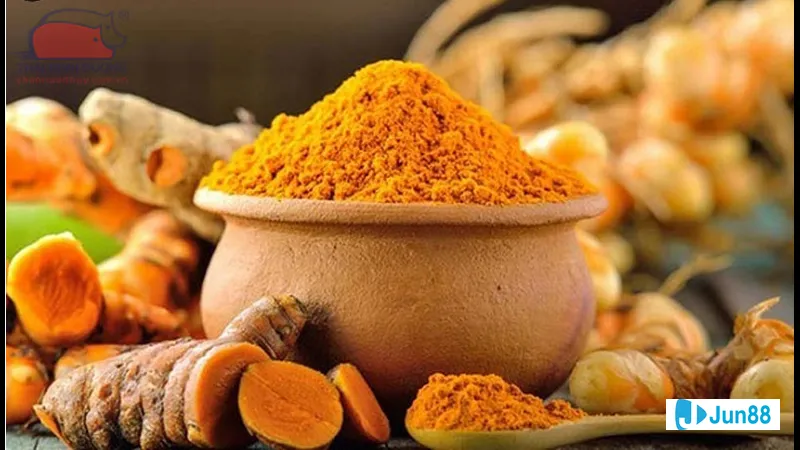 Gà đang bị giữ chặt trong bước 2 Gà đang bị giữ chặt trong bước 2